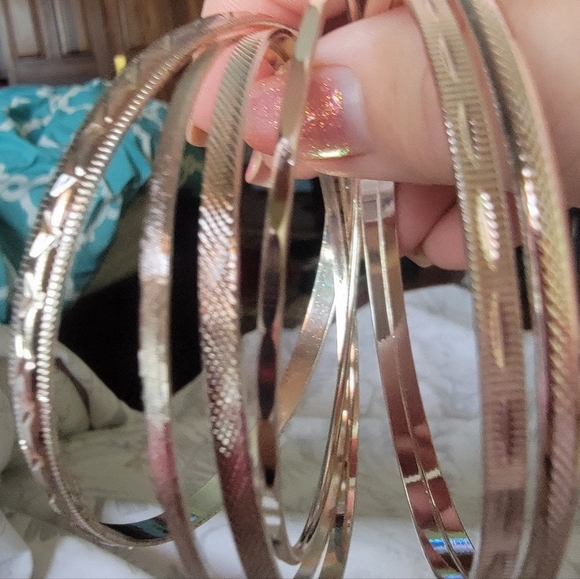 NIB Silver Bangel Bracelet set by Villager 6 Bracelets - Picture 3 of 7